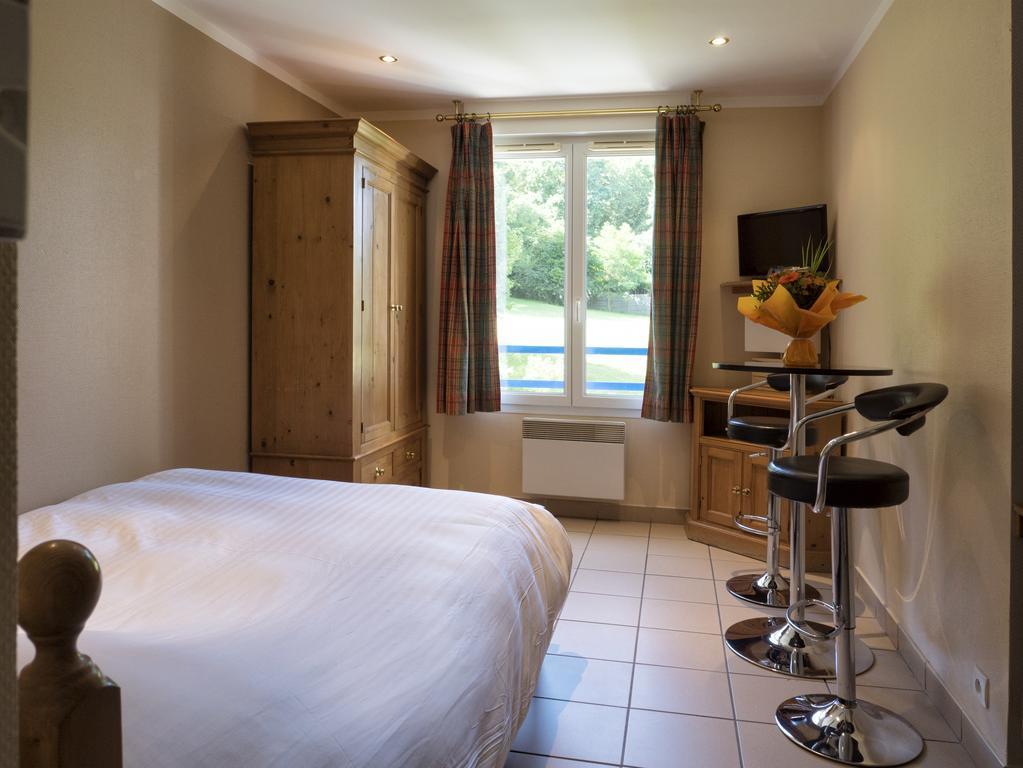Residence Hotel Les Ducs De Chevreuse Avec Hebergement, Repas & Pdj, Seminaire, Bureau & Parking Экстерьер фото